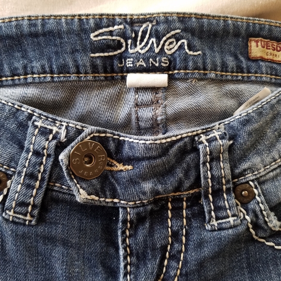 Silver Tuesday Distressed Blue Jean Capri Pants - Picture 6 of 13